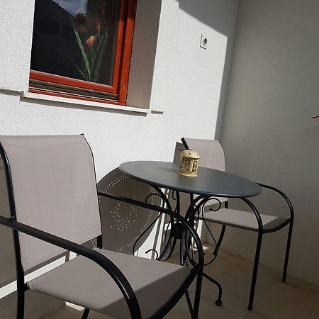 Apartment Vice Mali Split Buitenkant foto